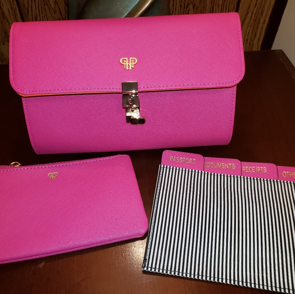 PurseN Traveler Clutch